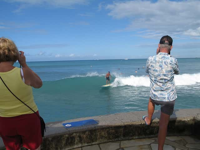 ワイキキでサーフィンをする時に確認すべき4つのサイト はじめてのハワイ旅行