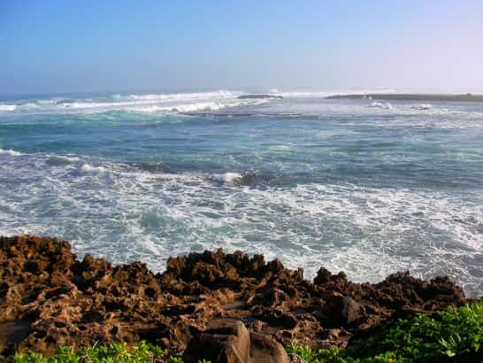 ハワイに絶好のサーフィンポイントが多い理由 はじめてのハワイ旅行