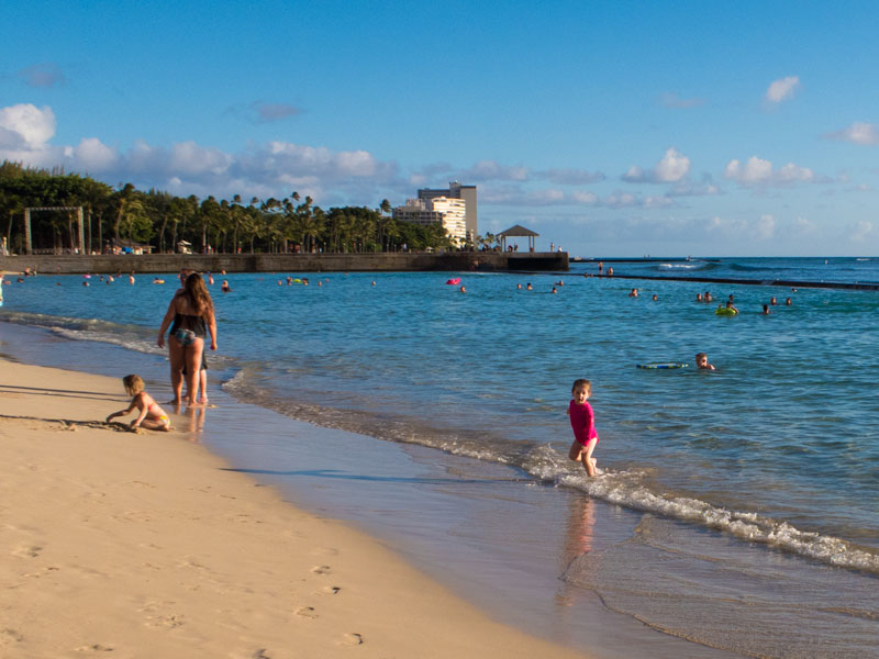ハワイ旅行で2歳児向けに準備して良かったビーチウェア