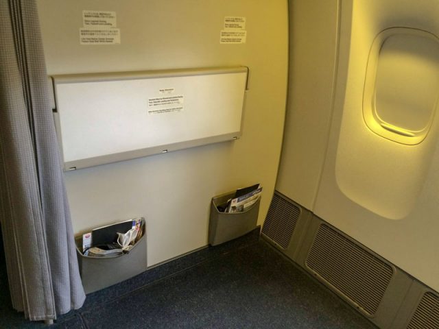 JALのバシネットが使える先頭座席の例