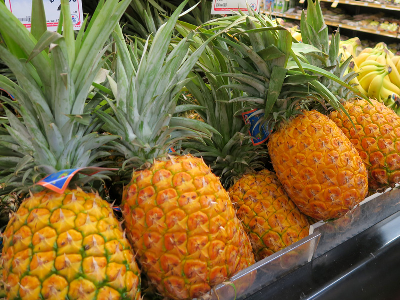 ハワイ島のスーパーで買ったパイナップルの価格の例