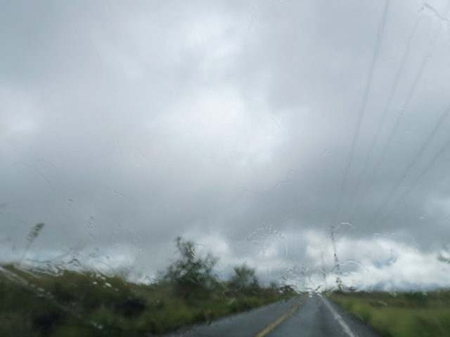 ハワイ島での運転中急な雨に降られた時の様子