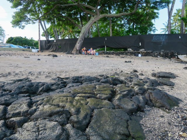 ハワイ島、Kahalu’u Beach Parkの砂の様子