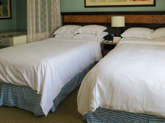 グランド・ワイキキアンの1ベッドルーム(パーシャル・オーシャン・ビュー)、ベッドが2台ある部屋となった