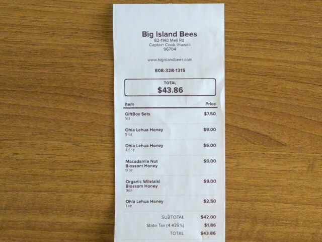ビッグ・アイランド・ビーズでお土産に蜂蜜を購入したときのレシート、色々買って合計43.86ドル(税込)となる
